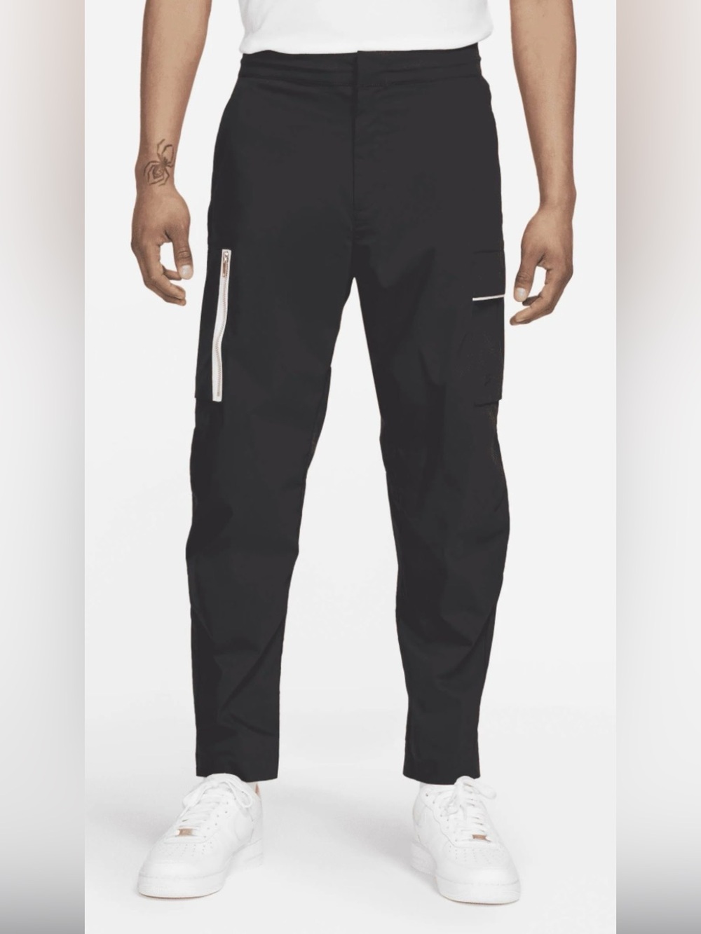 Nike men’s stretch woven pant with contrast zips